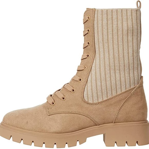 NIB!! ESPRIT Warm Sand Lace Front Lug Sole Combat Boot 9M - Picture 2 of 5